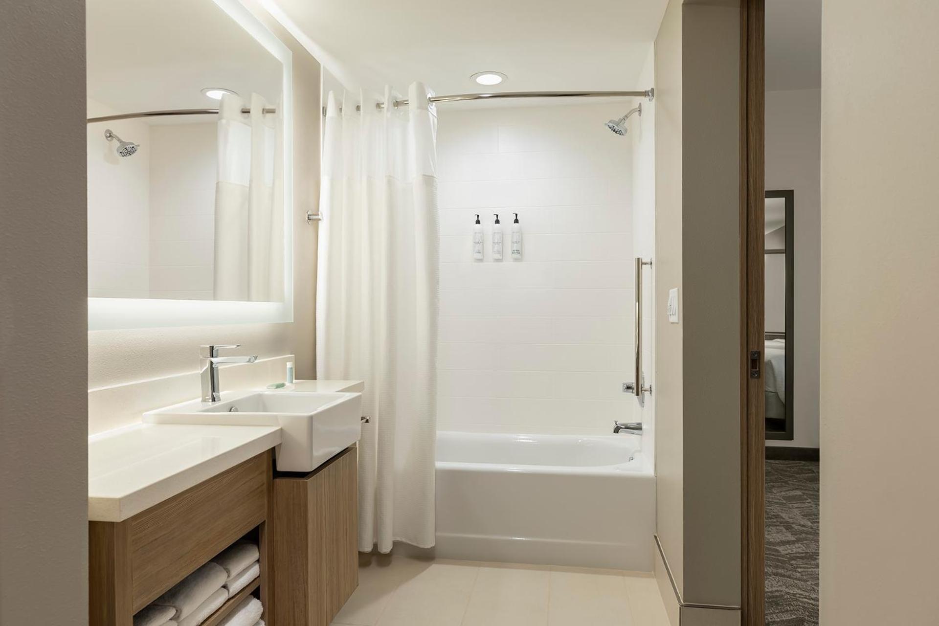 Springhill Suites By Marriott Фарго Номер фото
